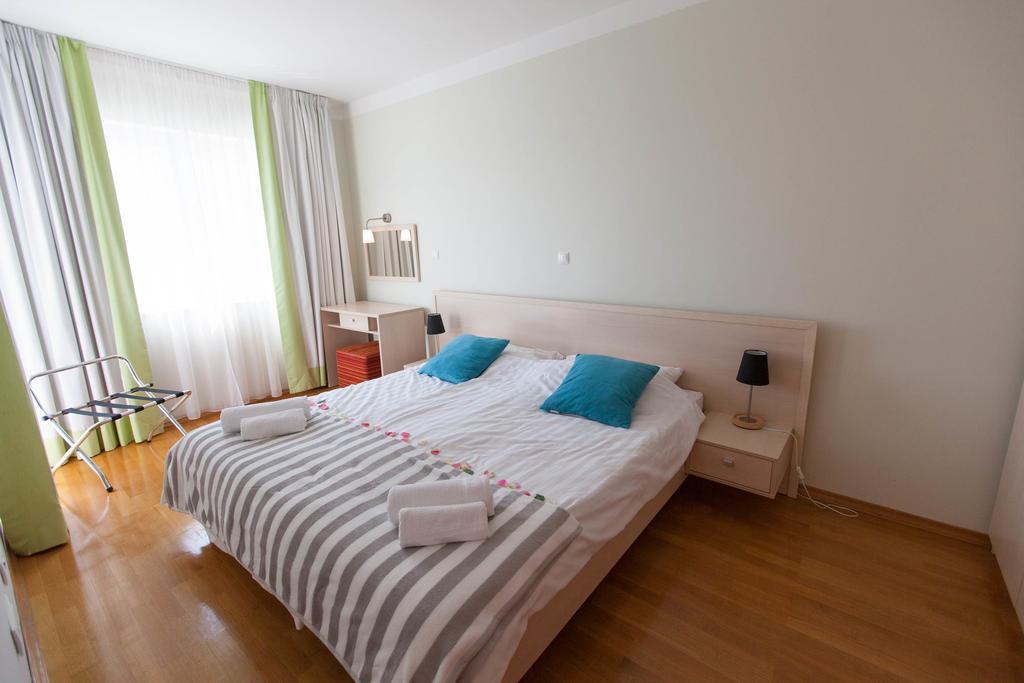 Apartments Ines Selce Exteriör bild